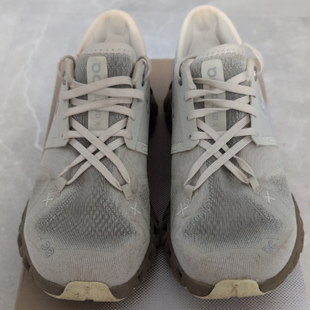 On Running Women's Sneakers - Gray and Cream